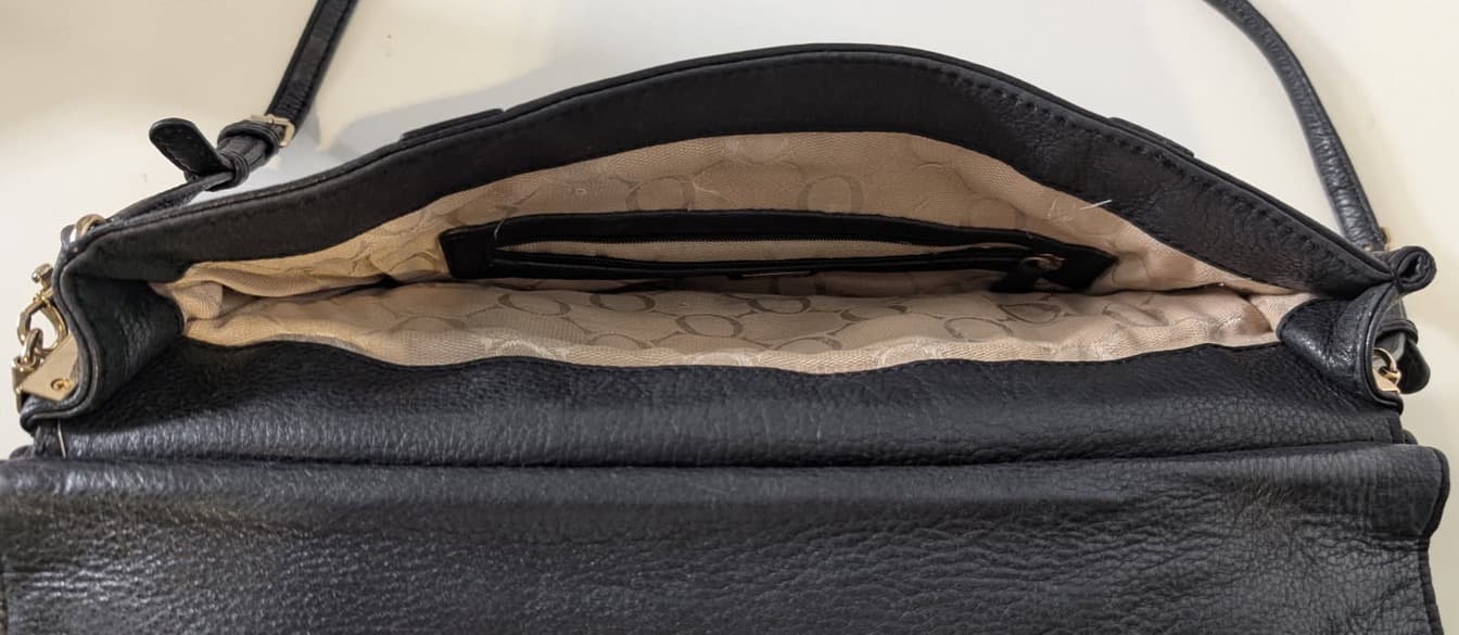 Oroton Black Leather Handbag With Circular Logo Hardware — photo 4 of 10