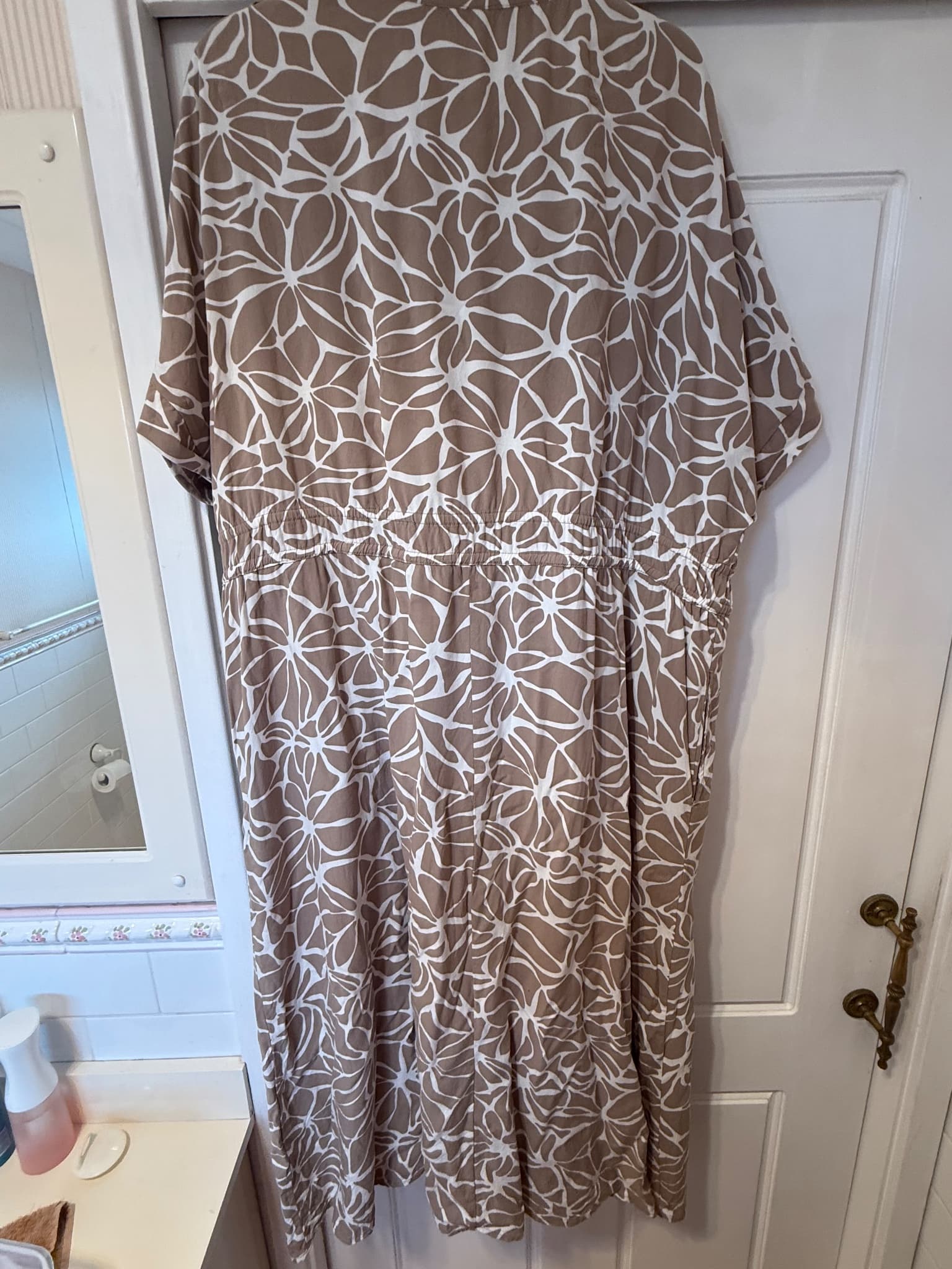 Anko Curve Button-Front Midi Dress Brown Patterned Size 26 — photo 9 of 10