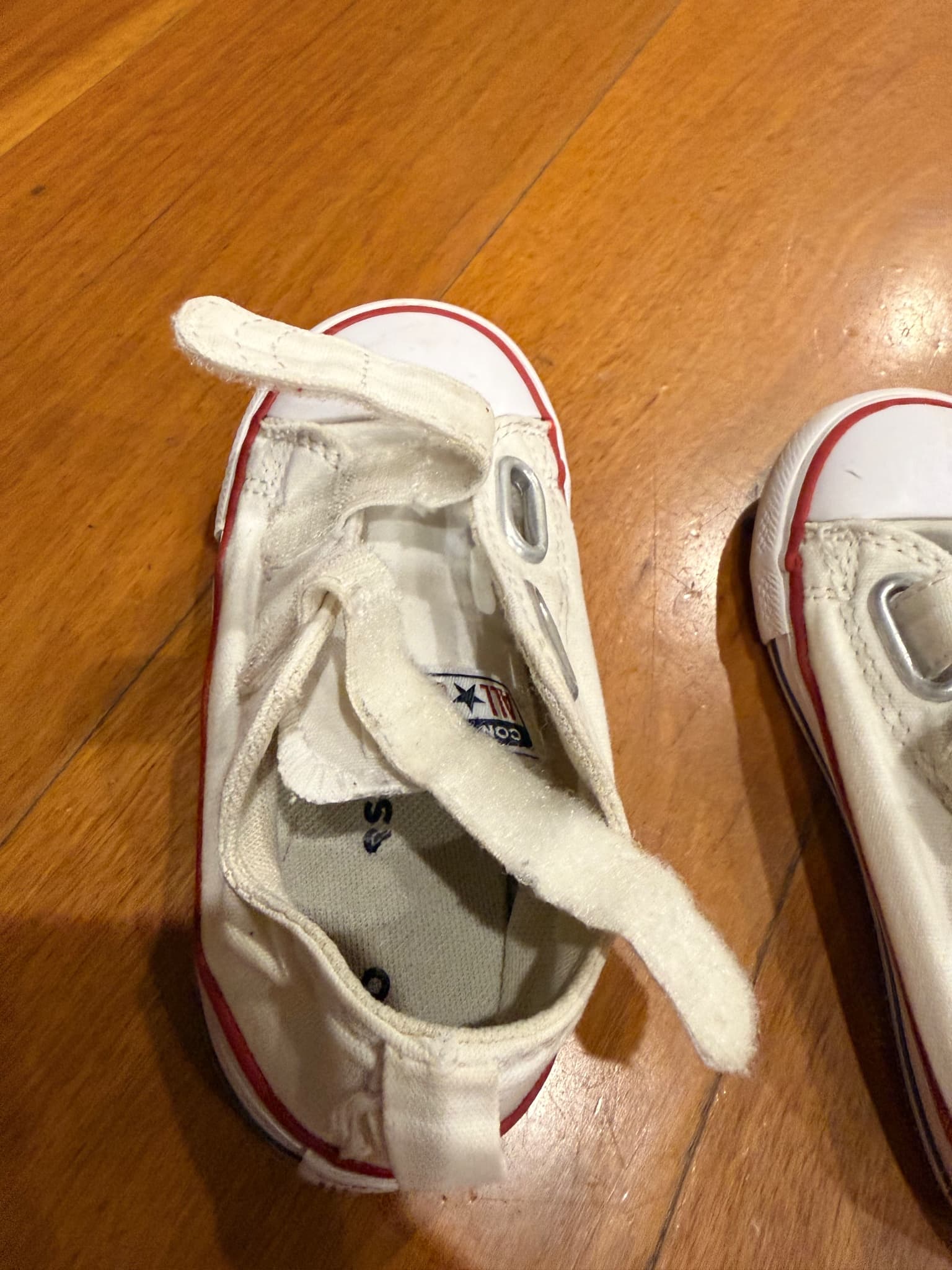 Converse Chuck Taylor All Star Kids White Canvas Velcro Sneakers US 7 — photo 10 of 11