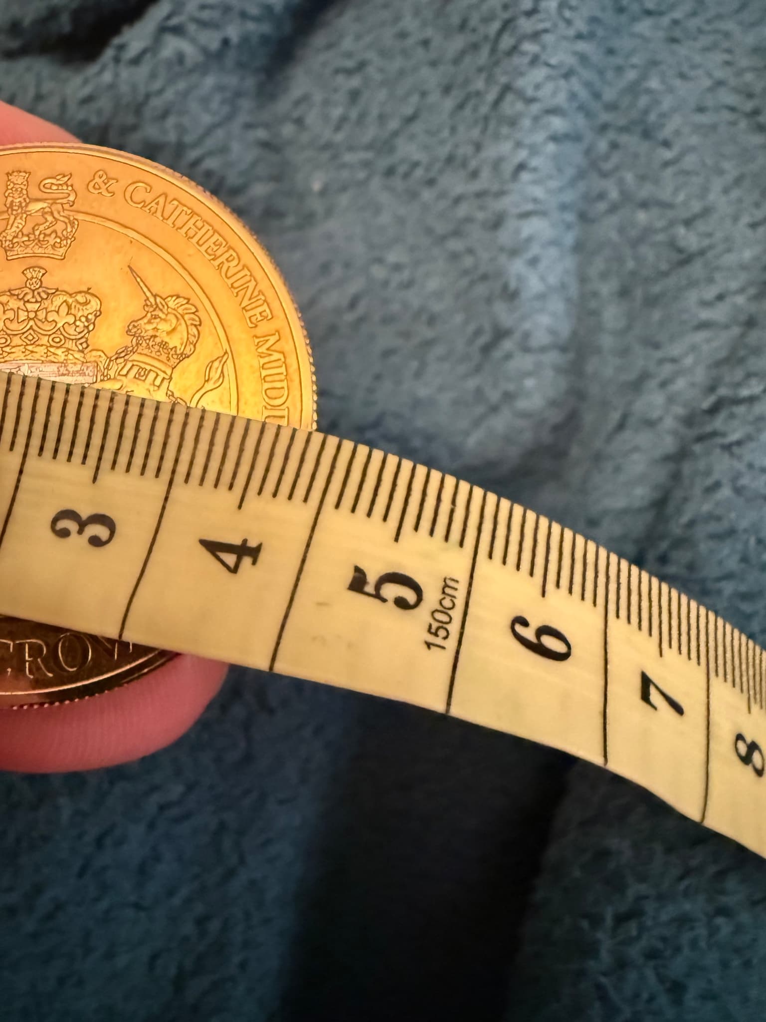 Royal Mint Commemorative One Crown Coin Prince William & Catherine Middleton — photo 7 of 7