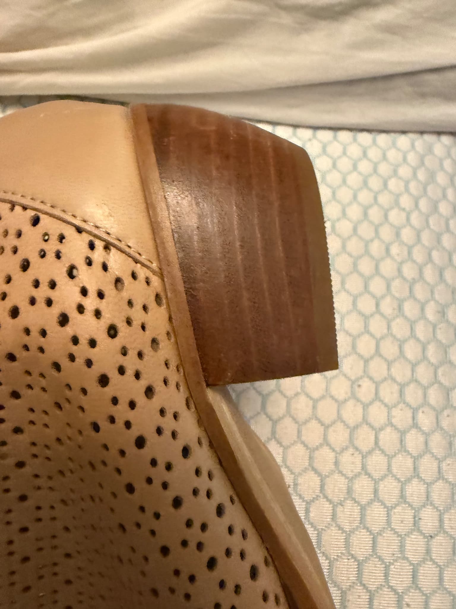 Wittner Perforated Leather Block Heel Ankle Boots Beige Size 38 — photo 8 of 11
