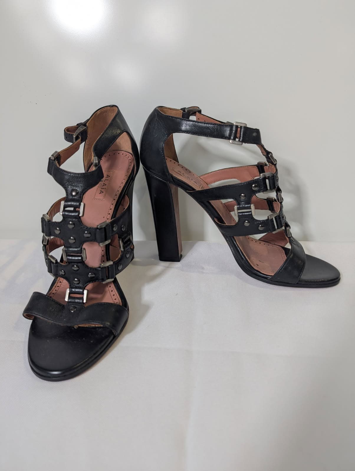 Alaïa Black Leather Studded Gladiator Sandals - EU 38 — photo 7 of 9