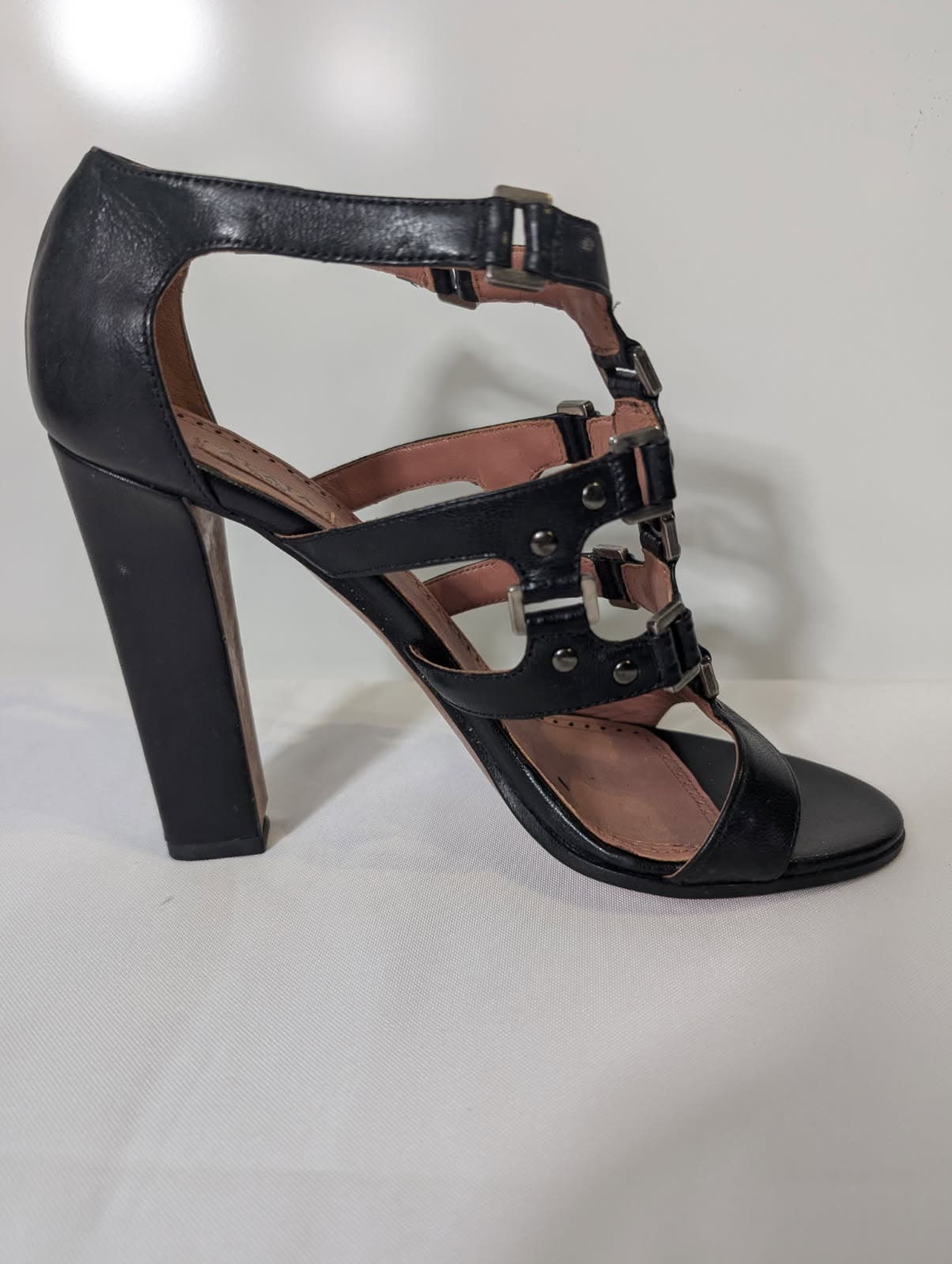 Alaïa Black Leather Studded Gladiator Sandals - EU 38 — photo 8 of 9