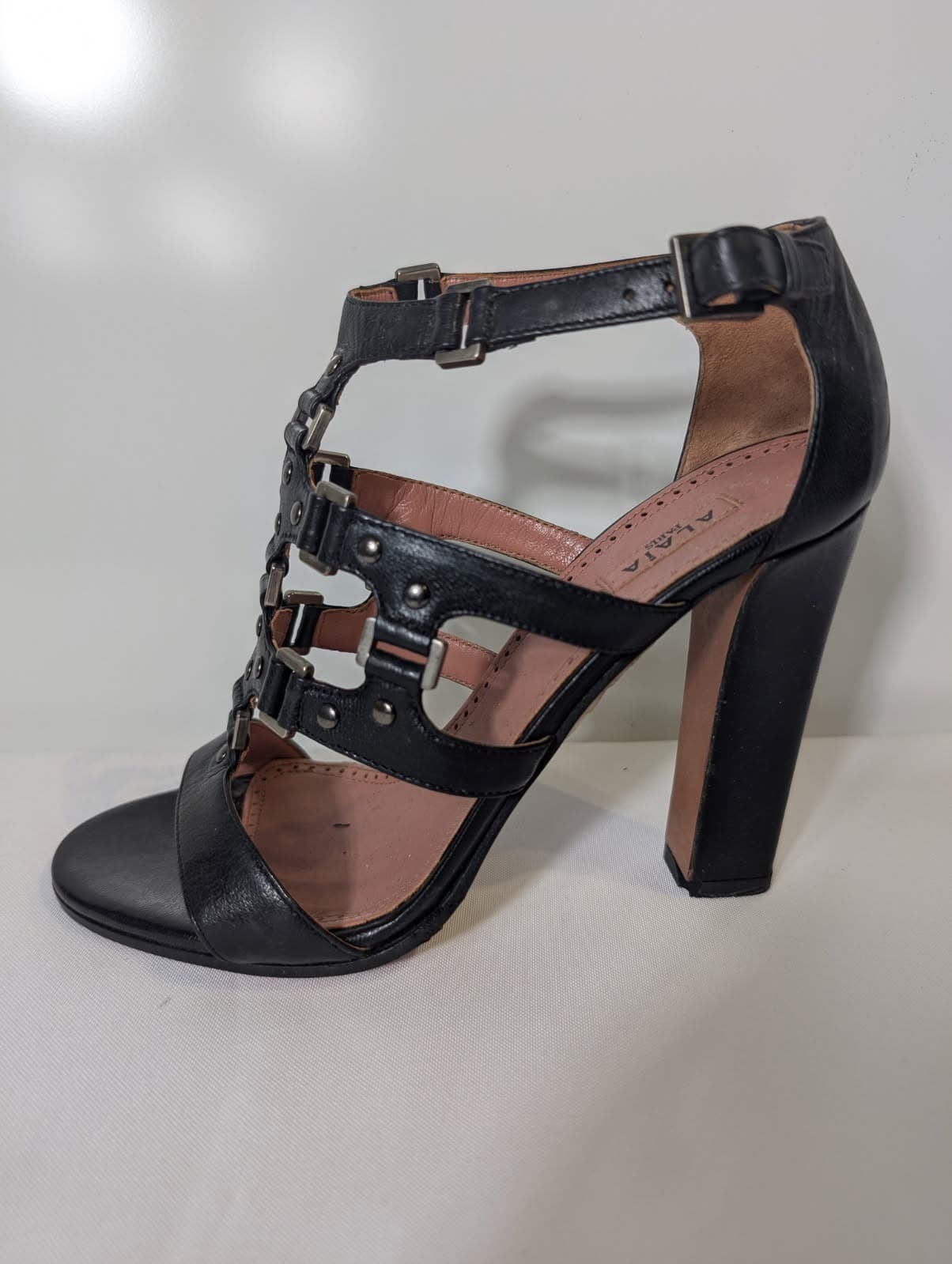Alaïa Black Leather Studded Gladiator Sandals - EU 38 — photo 9 of 9