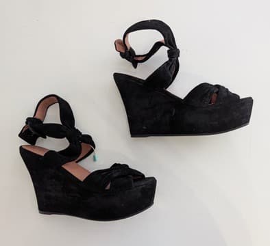 Alaïa Black Suede Bow Platform Sandals - EU 38 — photo 4 of 9