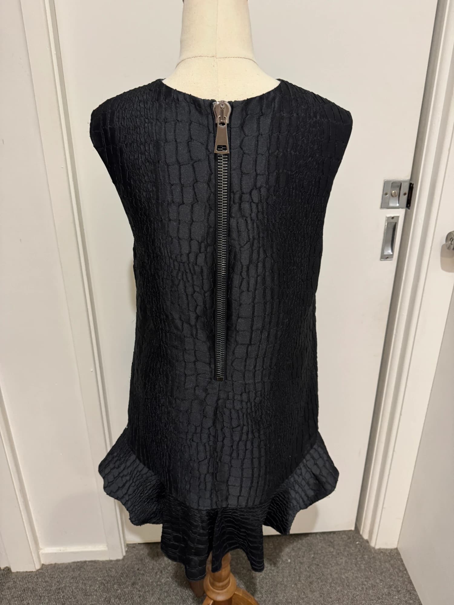 Alex Perry Black Textured Ruffle Hem Mini Dress — photo 5 of 11