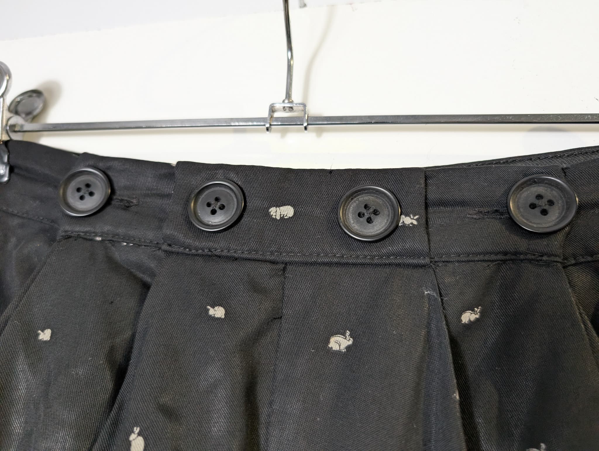 alice McCALL High-Waisted Pleated Shorts Black Rabbit Print AU 8 — photo 4 of 6