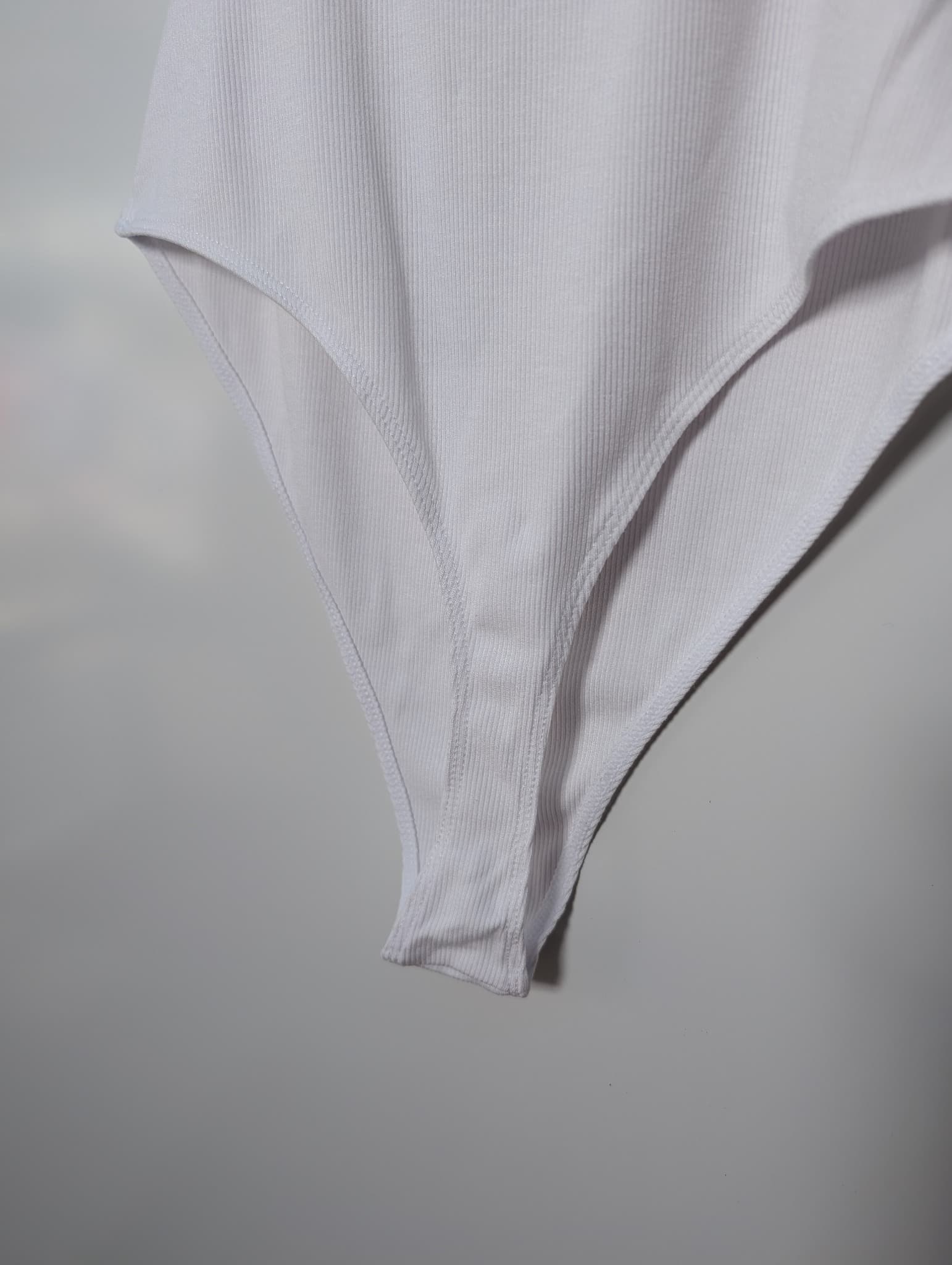 All Things Golden Ribbed Scoop Neck Bodysuit White Size S — photo 5 of 9