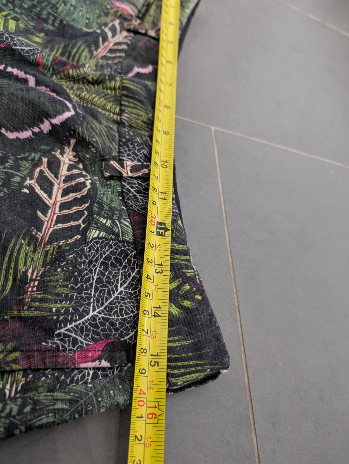 AllSaints Men's Tropical Leaf Print Shorts - Navy/Green — photo 2 of 7