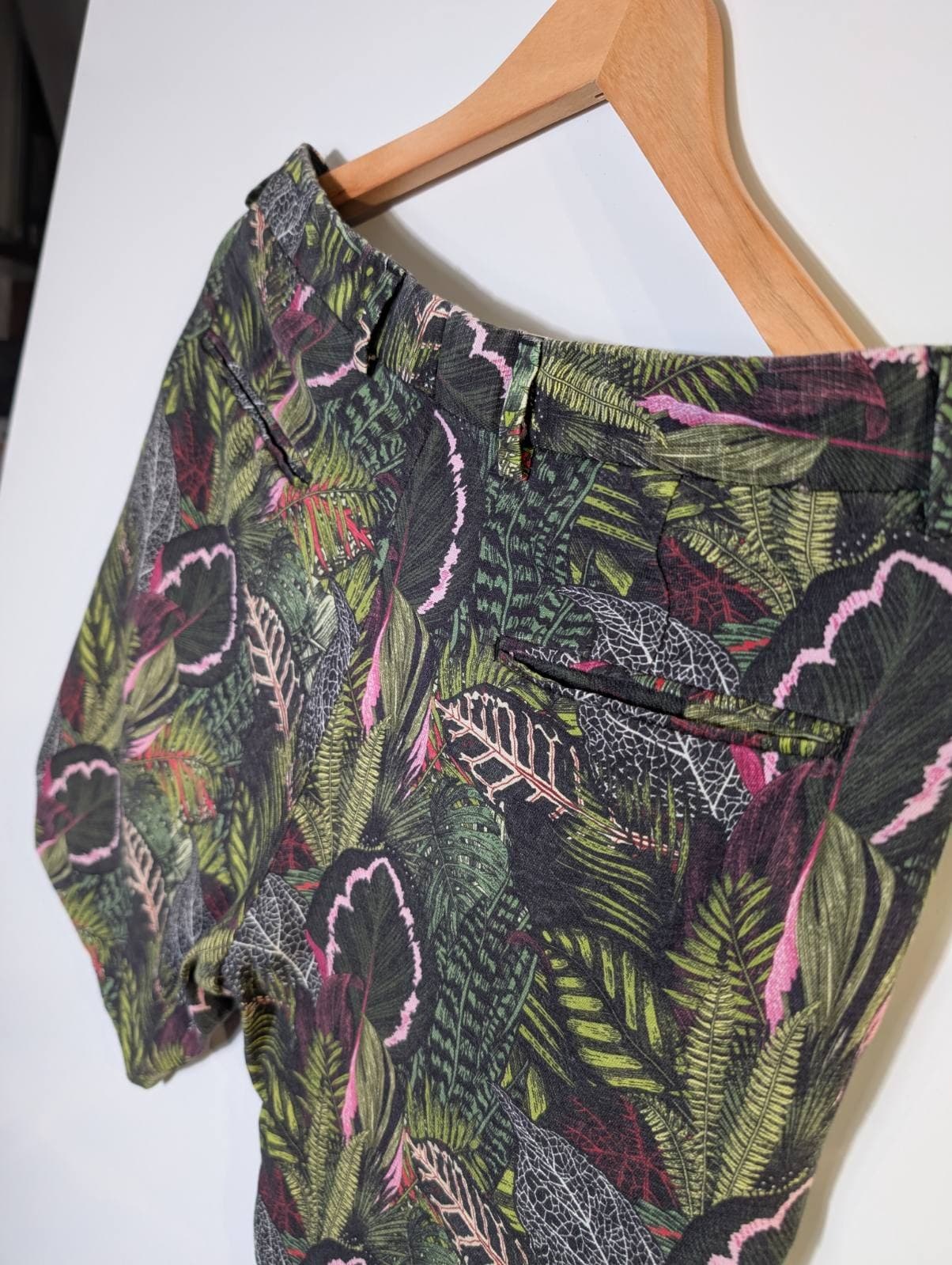 AllSaints Men's Tropical Leaf Print Shorts - Navy/Green — photo 5 of 7