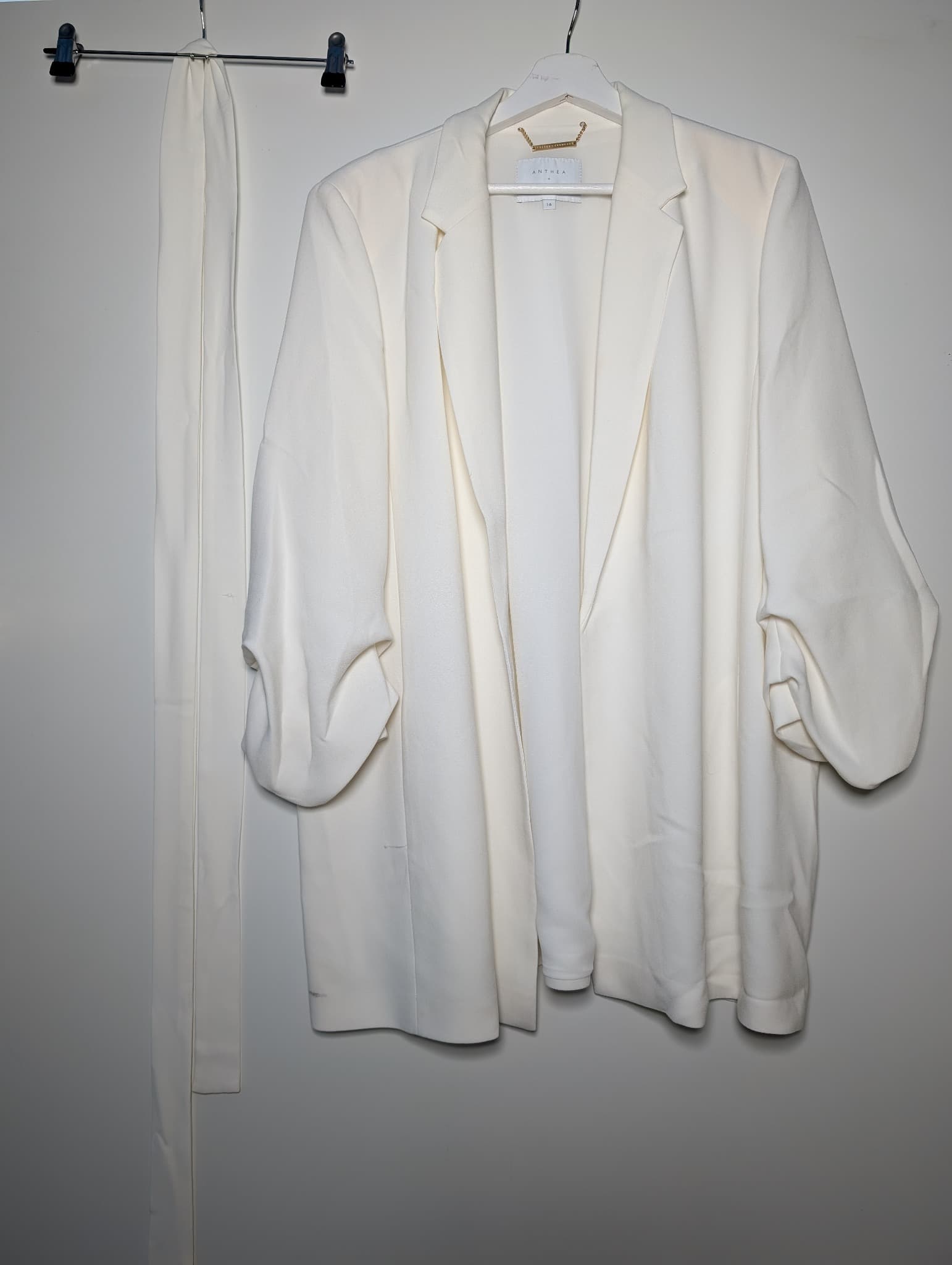 Anthea Crawford Crepe Blazer White Size 16 — photo 2 of 8