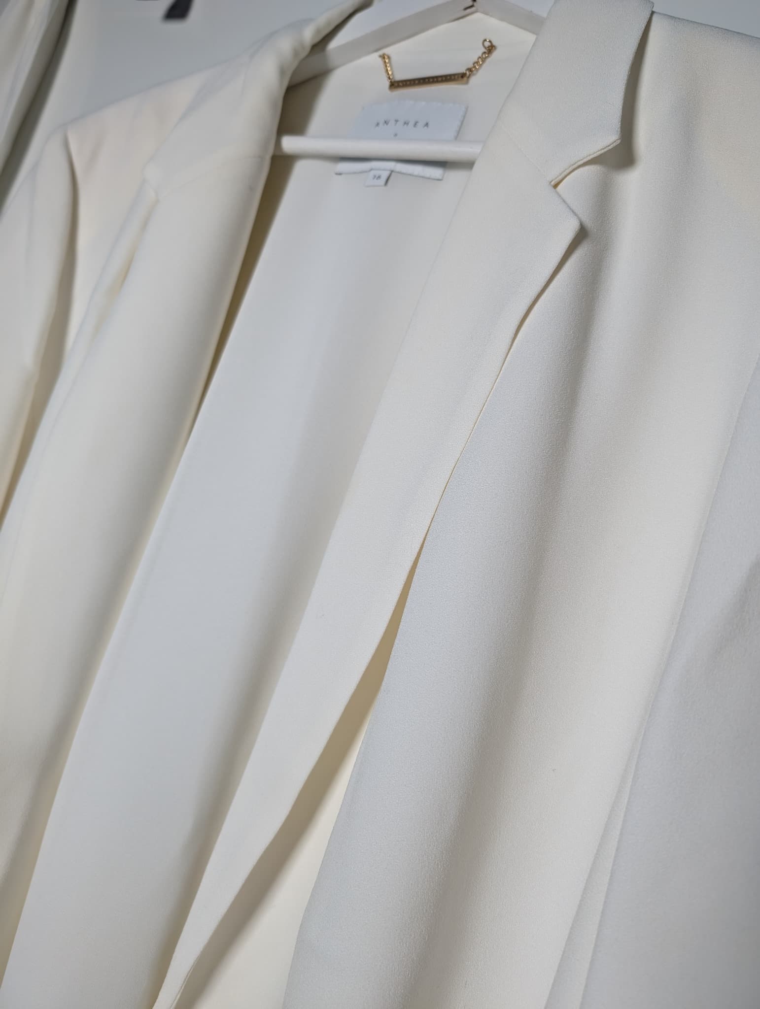 Anthea Crawford Crepe Blazer White Size 16 — photo 4 of 8