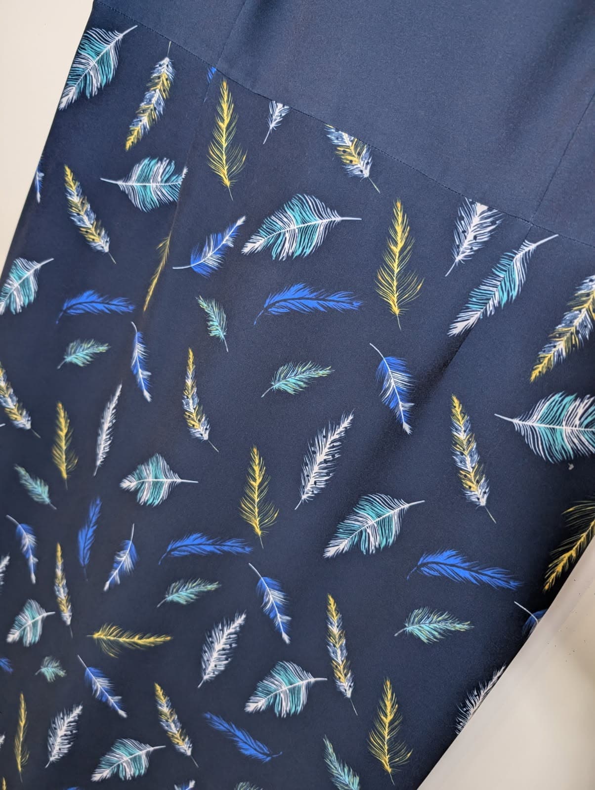 Anthea Crawford Navy Blue Feather Print Sheath Dress - Size 18 — photo 2 of 7