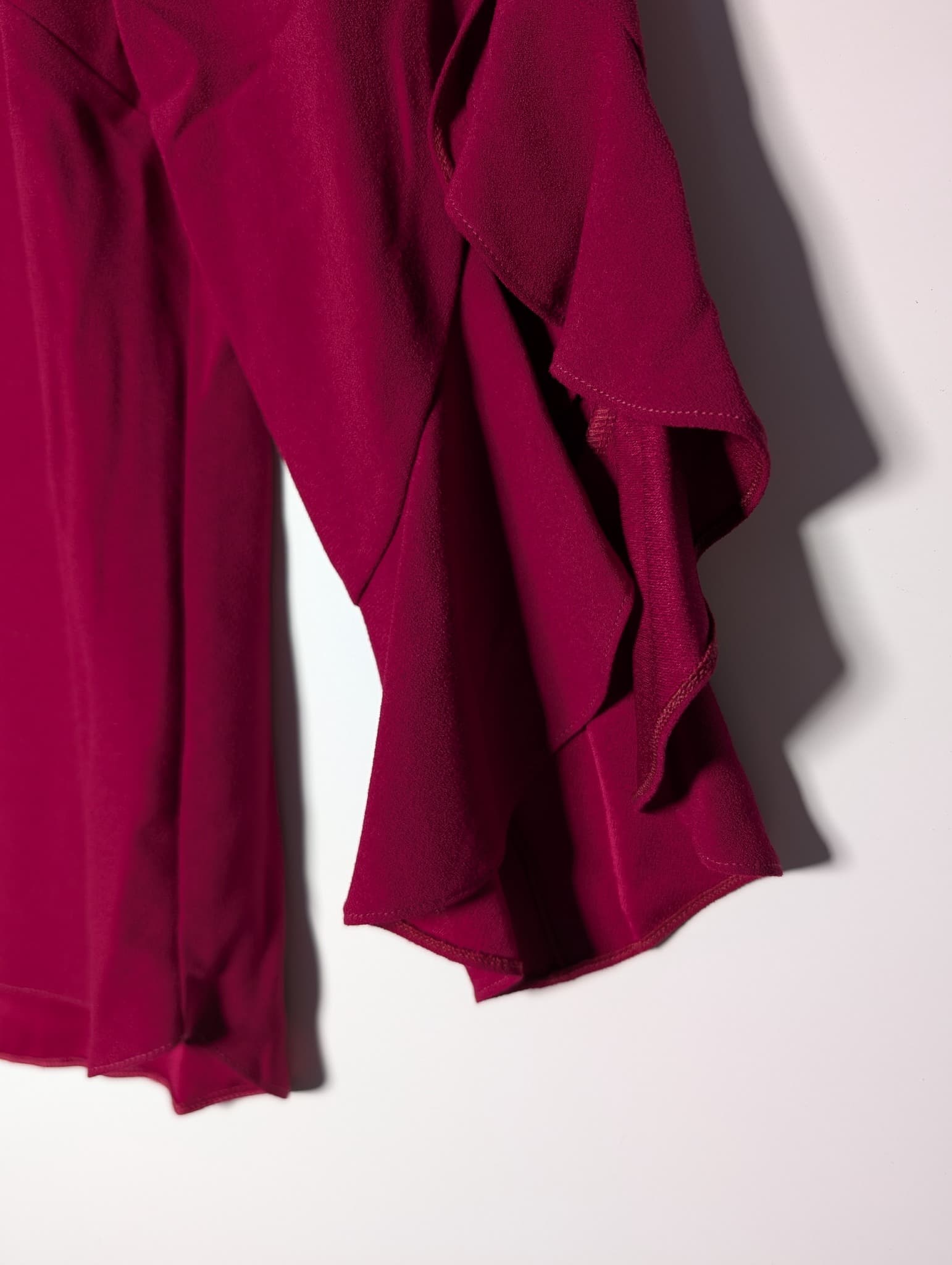 Anthea Crawford Ruffle Sleeve Blouse Burgundy Size 16 — photo 2 of 12
