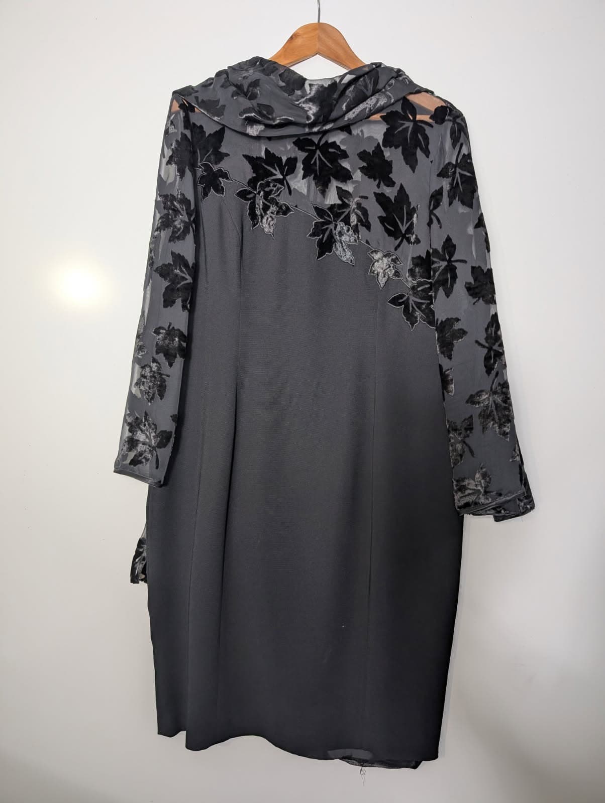 Anthea Crawford Sheath Dress - Black Velvet Leaf Overlay Size 16 — photo 2 of 7