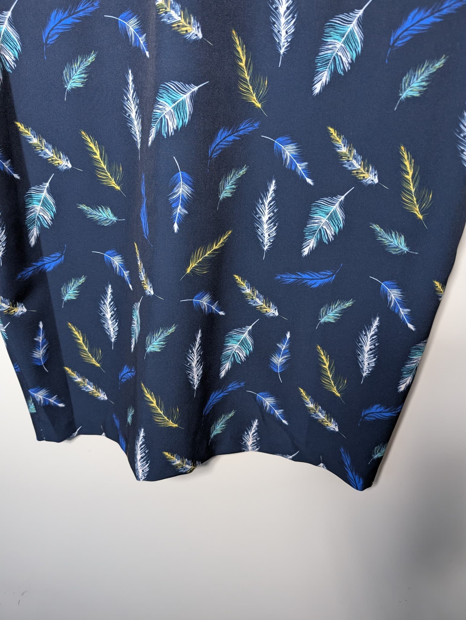 Anthea Crawford Sheath Dress Navy Blue Feather Print Size 18 — photo 3 of 7