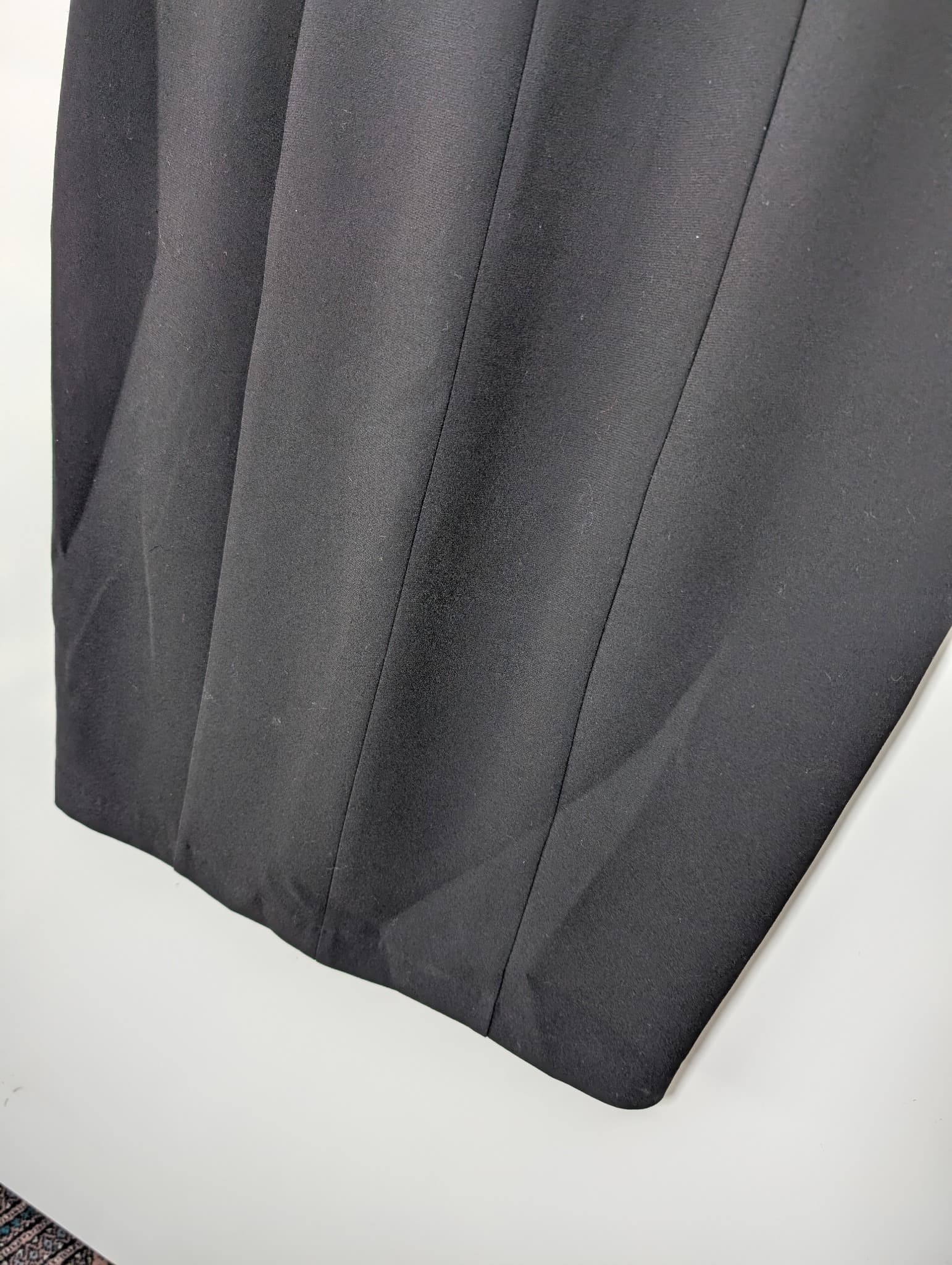 Anthea Crawford Sleeveless V-Neck Sheath Dress Black Size 18 — photo 3 of 7