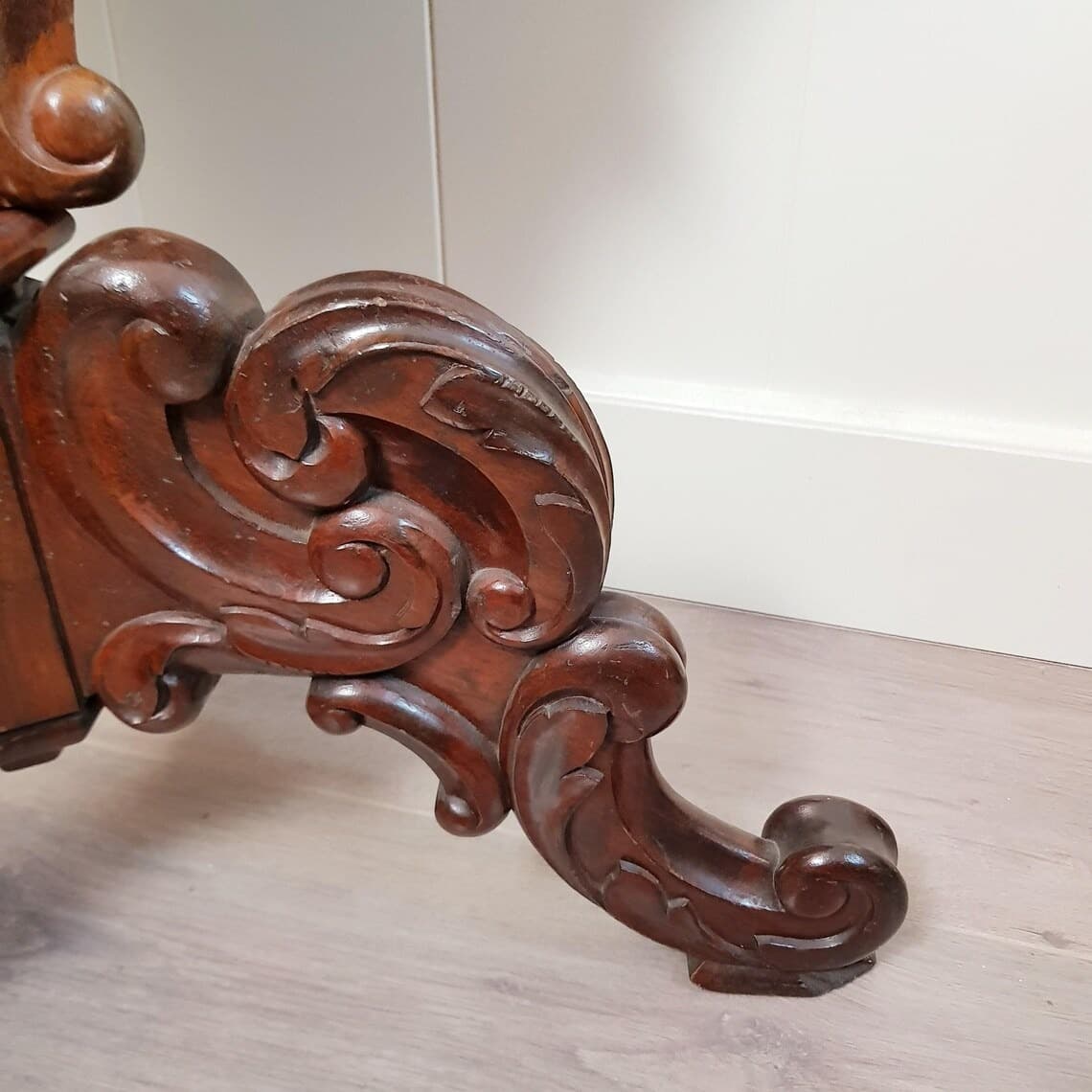 Antique Victorian Mahogany Fire Screen Stand Ornate Carved Wood — photo 4 of 4