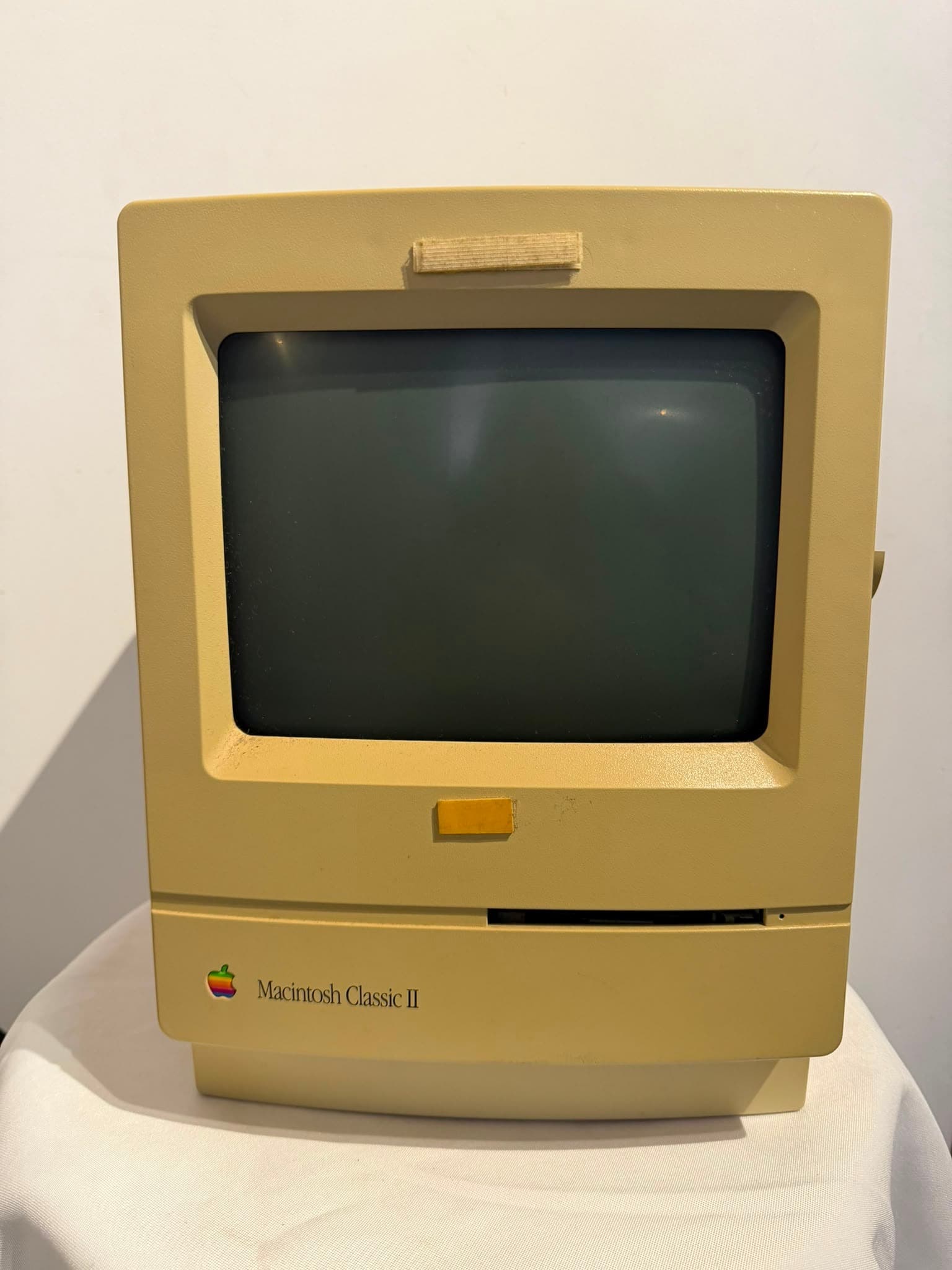 Apple Macintosh Classic II Vintage Desktop Computer Untested — photo 3 of 5
