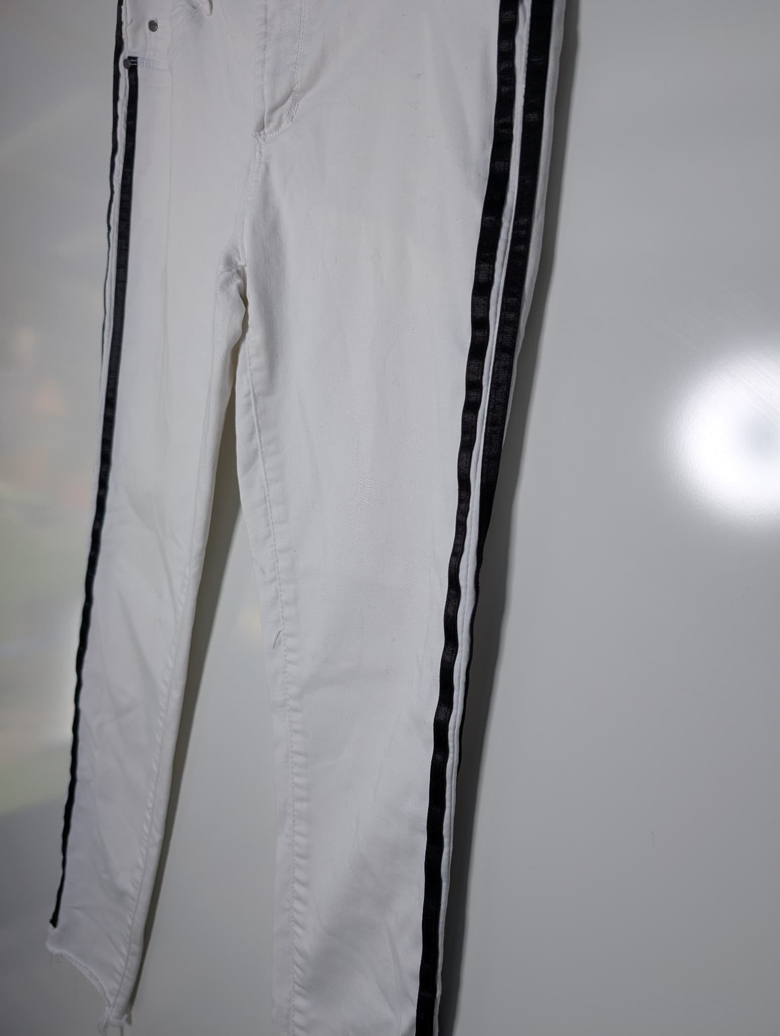 Articles of Society Skinny Jeans White with Black Side Stripe Size 31 — photo 2 of 11