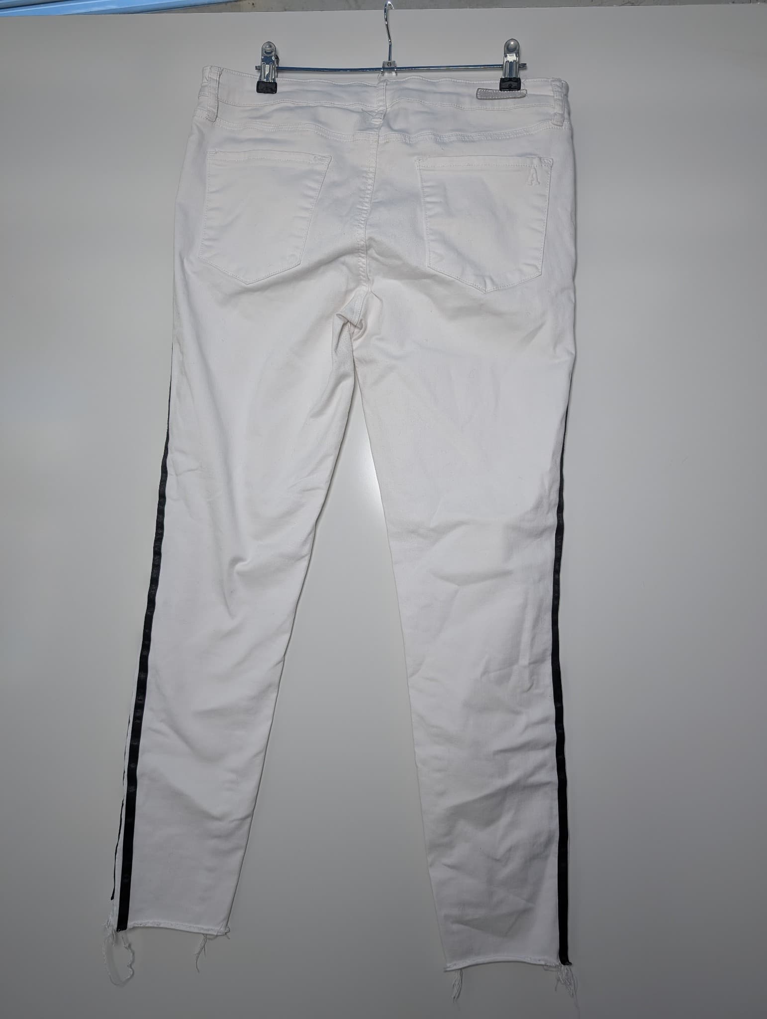 Articles of Society Skinny Jeans White with Black Side Stripe Size 31 — photo 5 of 11
