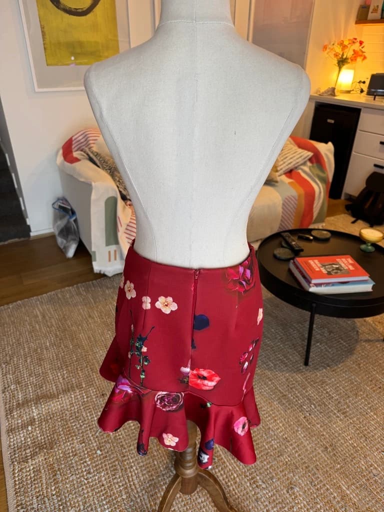 ASOS Red Floral Mini Skirt — photo 5 of 10