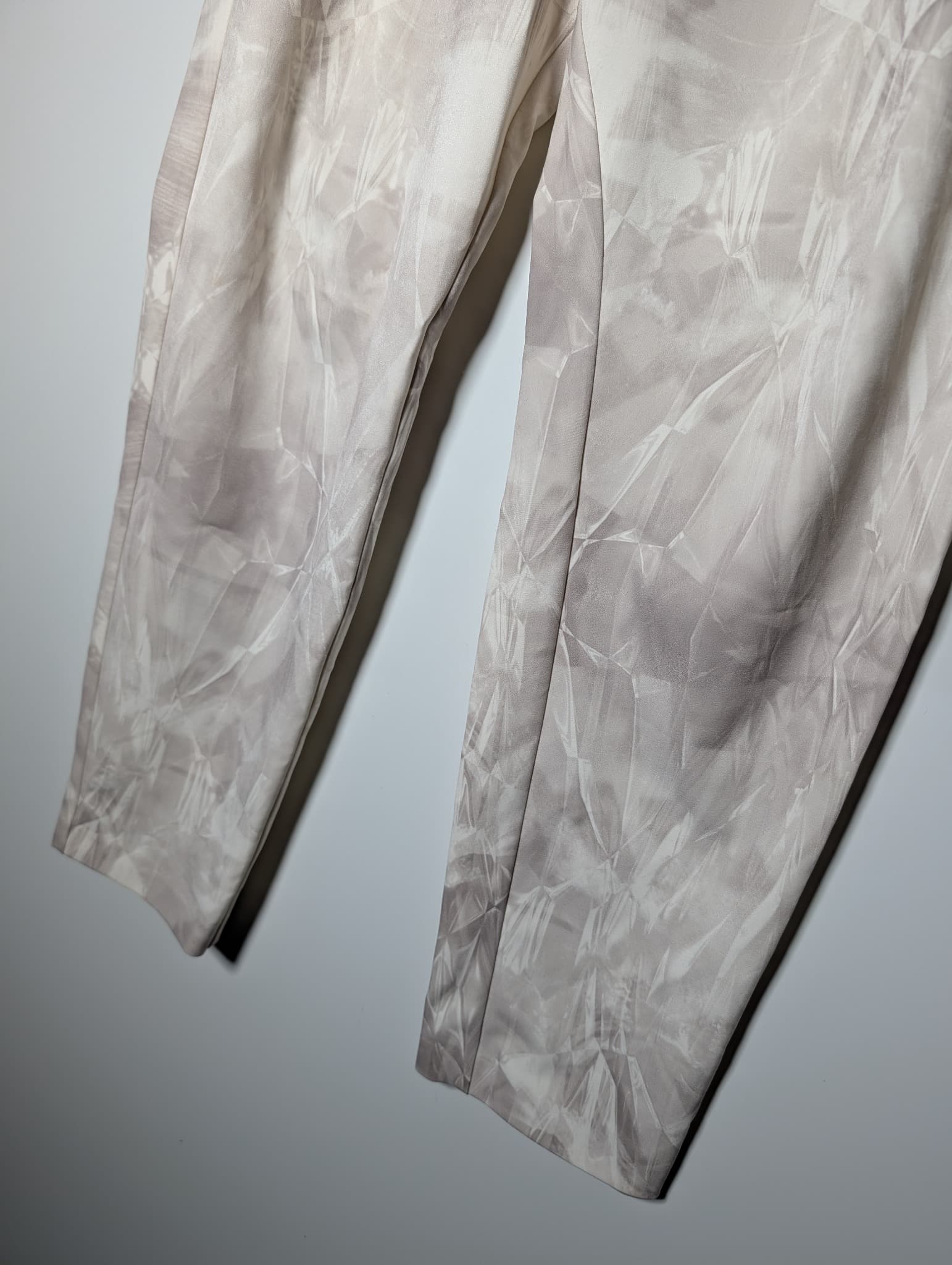 August Abstract Print Trousers Women's Size 12 — photo 3 of 8