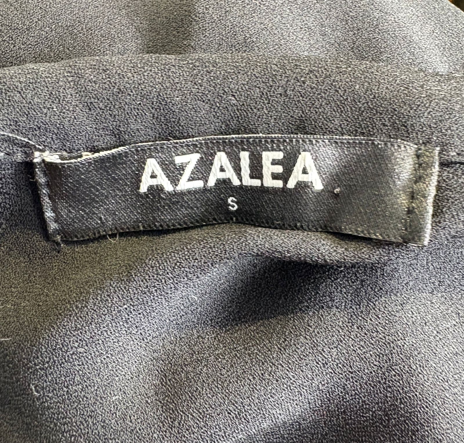 Azalea V-Neck Roll-Tab Sleeve Tunic Blouse Black Size S — photo 3 of 4