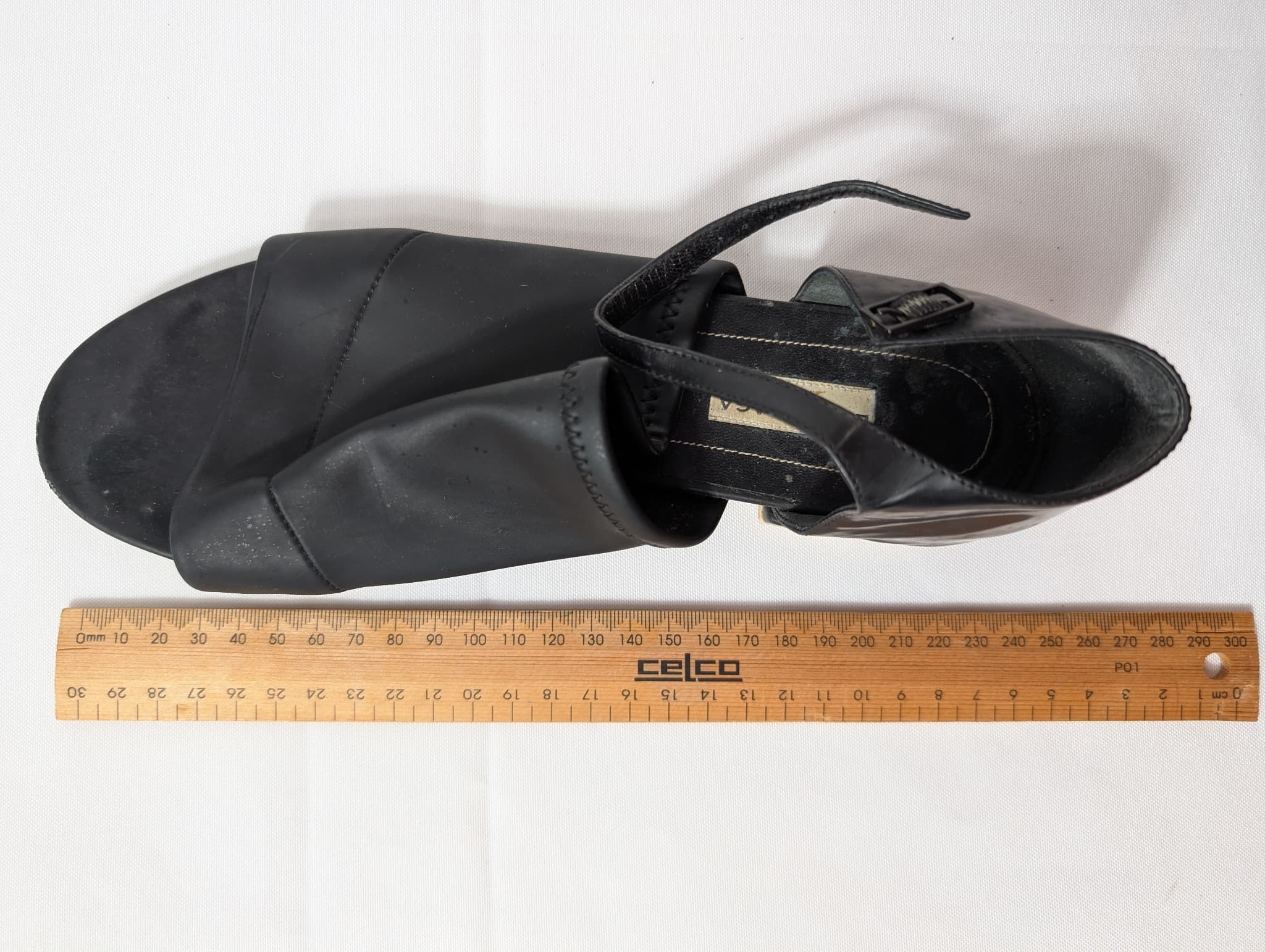 Balenciaga Black Leather Ankle Strap Flat Sandals EU 38 — photo 8 of 8