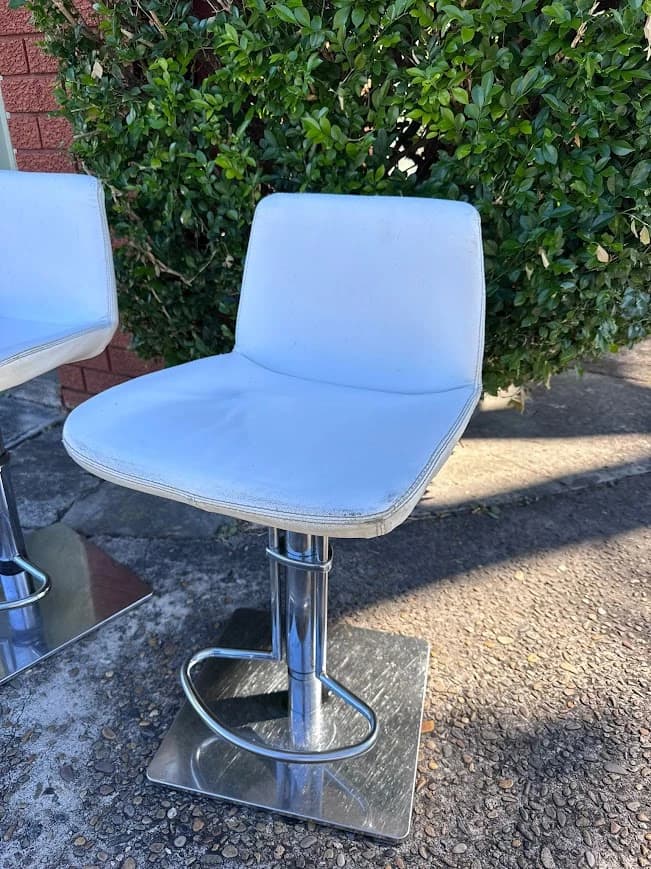 Bar Stools White Leather Adjustable Swivel Chrome Base Modern Kitchen — photo 6 of 7
