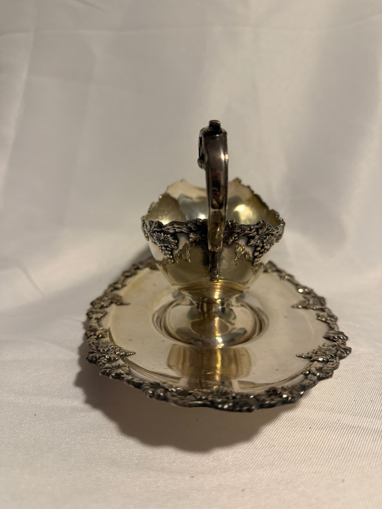 Barker Bros Silver Plated Gravy Boat With Attached Underplate — photo 3 of 8