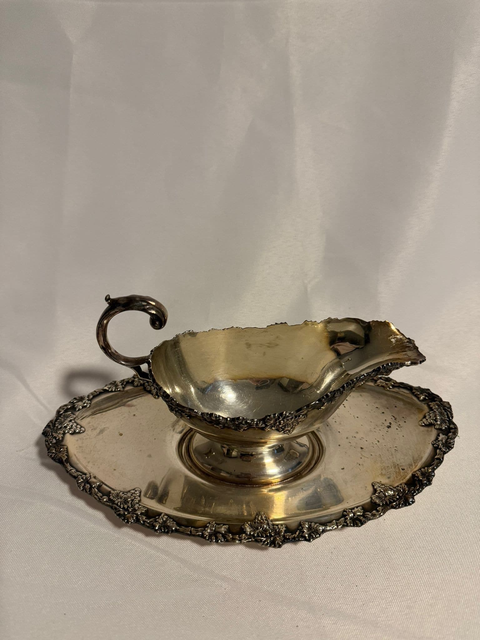 Barker Bros Silver Plated Gravy Boat With Attached Underplate — photo 4 of 8