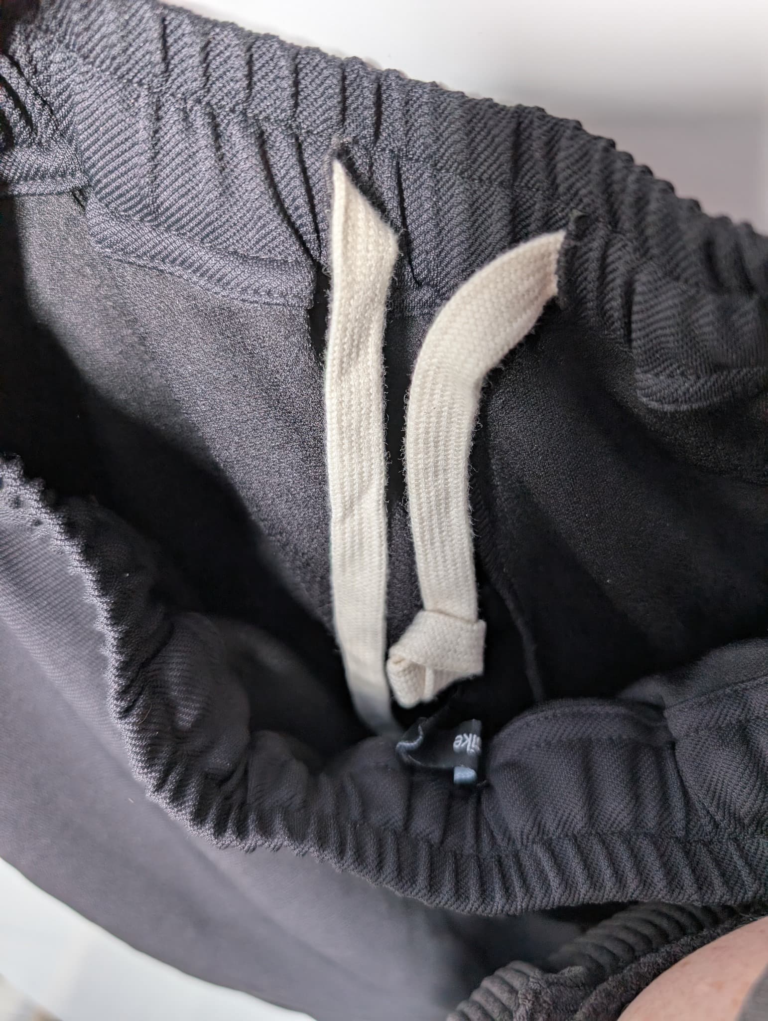 Bassike Athletic Shorts Black With Side Stripe Size 2 — photo 6 of 8