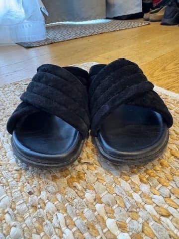 Bassike Black Quilted Suede Slides — photo 6 of 7