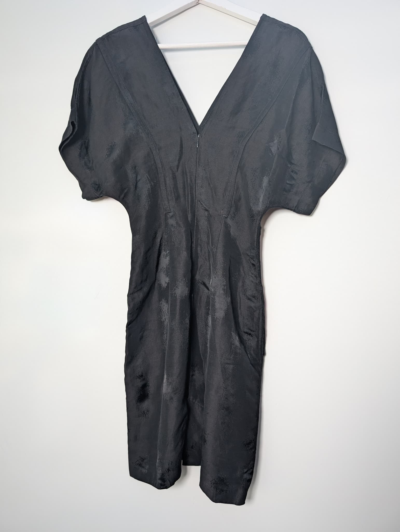 Bassike V-Neck Textured Shift Dress Black Size 0 — photo 4 of 8