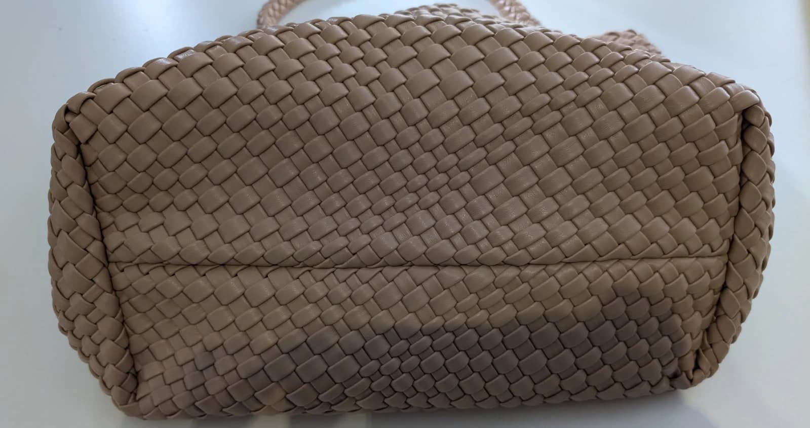 Black Caviar Beige Woven Leather Handbag with Detachable Strap — photo 8 of 9
