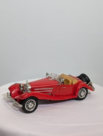 Burago Mercedes-Benz 500K Roadster 1936 Diecast Model 1:18 Scale Red — photo 1 of 4