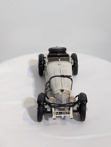 Burago Mercedes-Benz SSK 1928 Diecast Model Car 1:18 Scale White — photo 3 of 6
