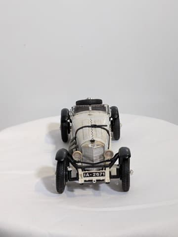 Burago Mercedes-Benz SSK 1928 Diecast Model Car 1:18 Scale White — photo 5 of 6
