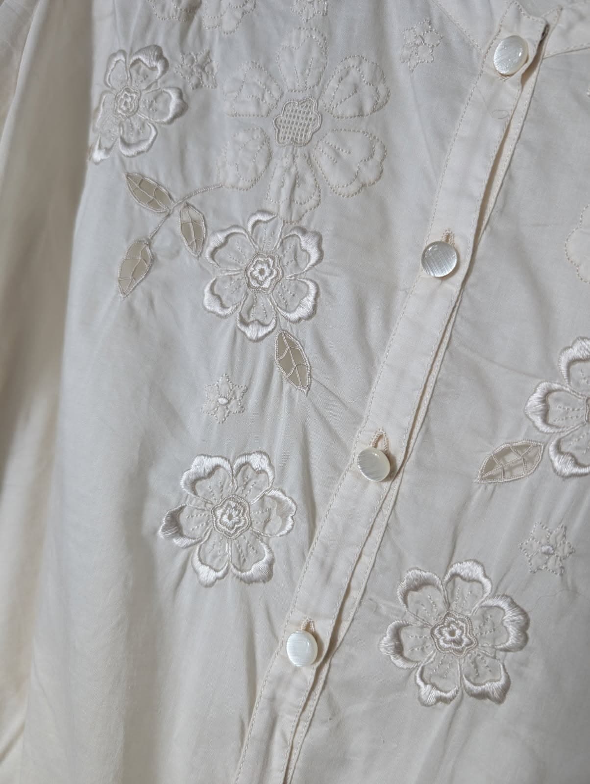 Callore Vintage Floral Embroidered Peplum Blouse Cream — photo 2 of 10
