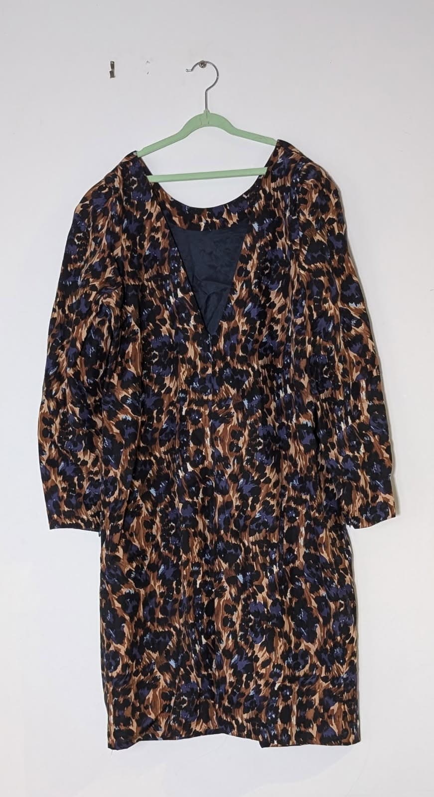 Camilla And Marc Leopard Print Long Sleeve Shift Dress - AUS 12 — photo 2 of 5