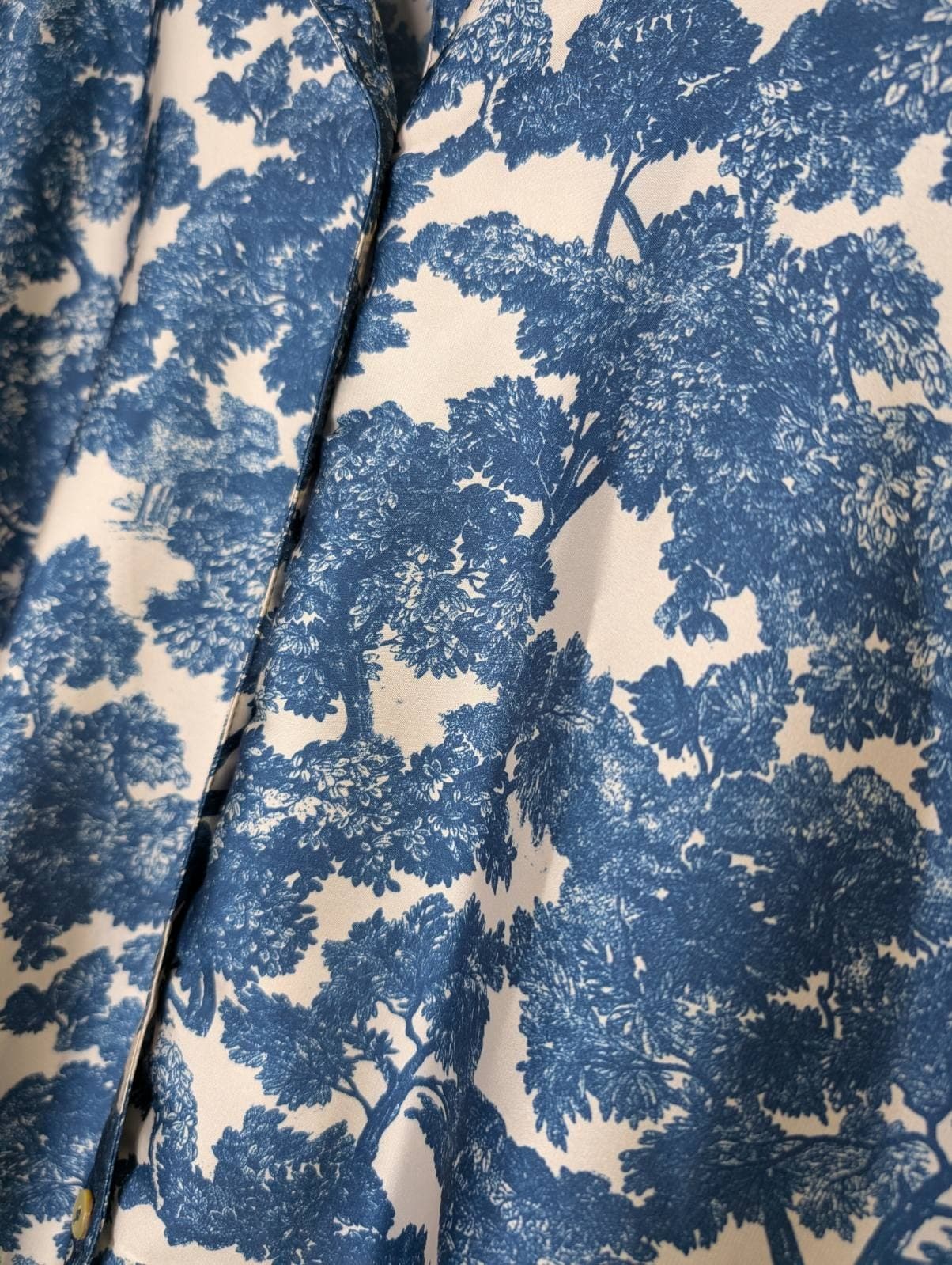 Carolina Lifestyle Blue Toile Print Satin Blouse - Size SM — photo 2 of 6