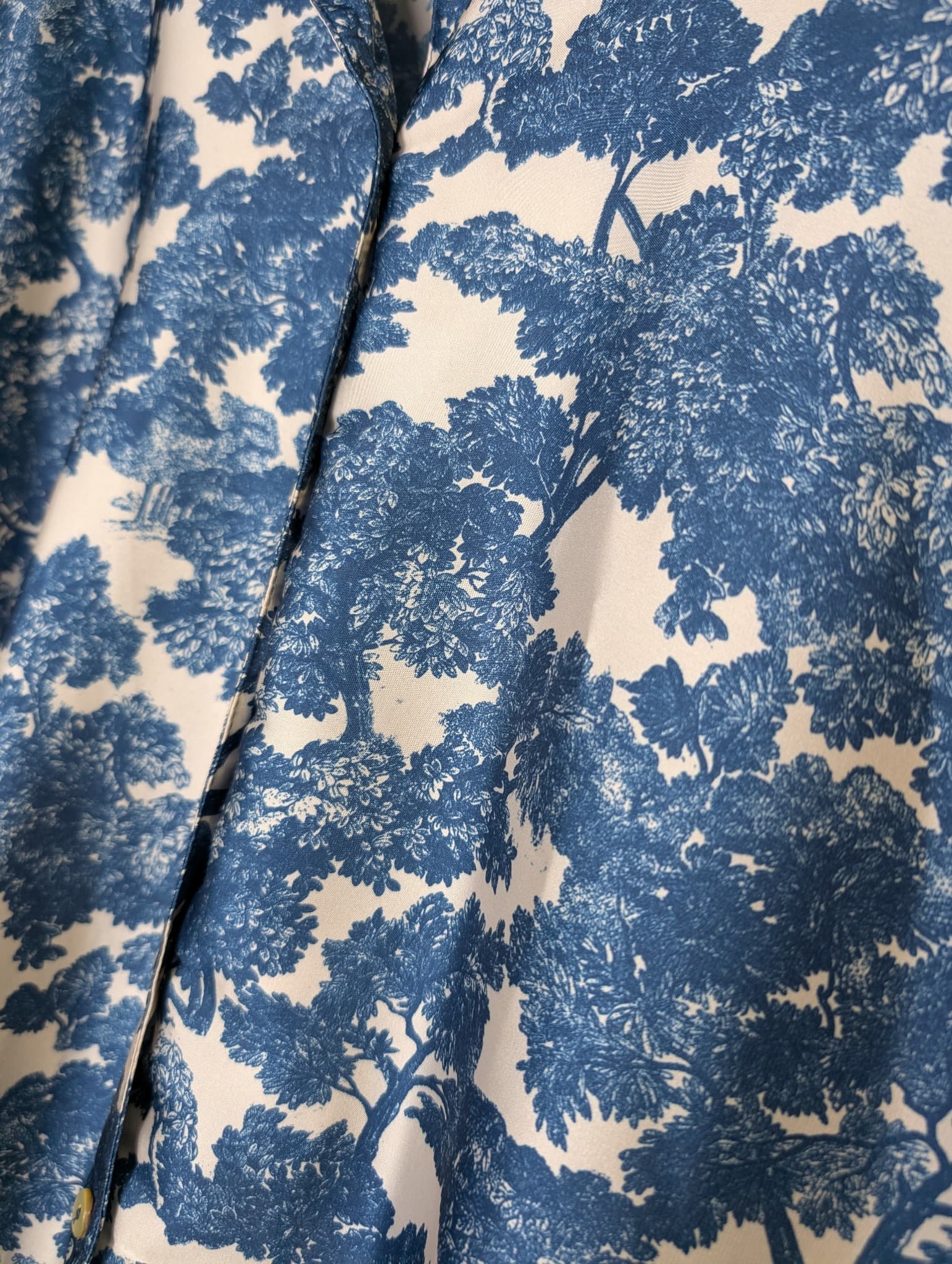 Carolina Lifestyle Satin Shirt Blue Toile de Jouy Print Size S/M — photo 3 of 6