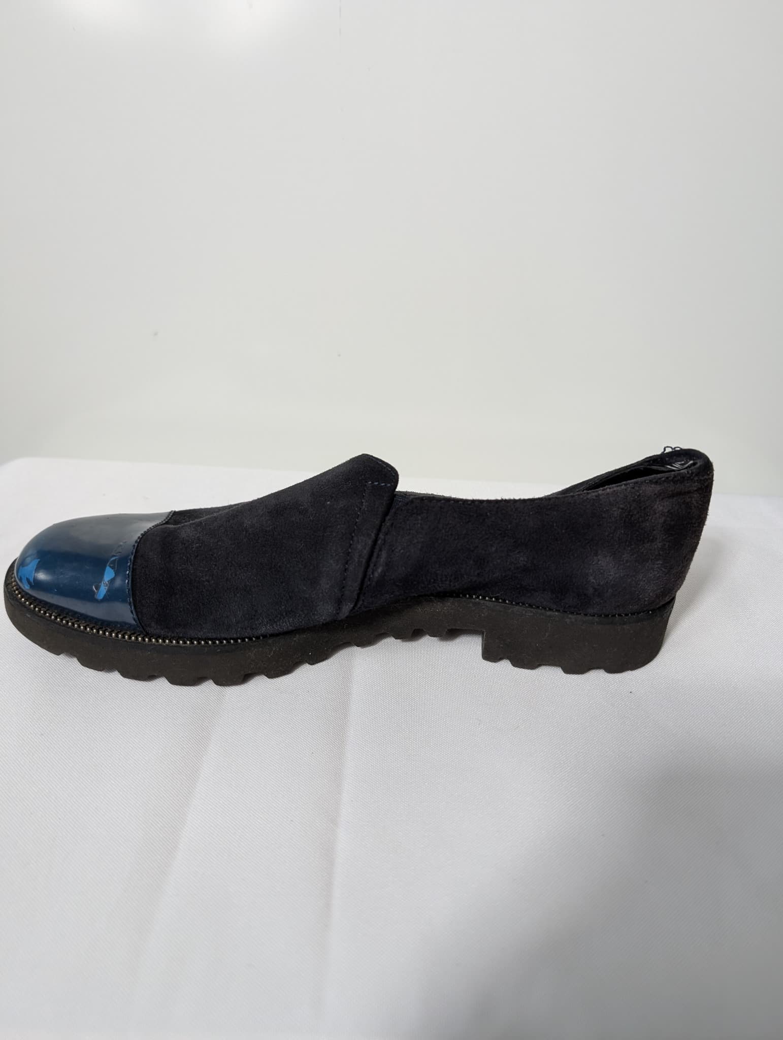 Carucci Roma Suede and Patent Leather Cap-Toe Loafers Black Blue EU 38 — photo 5 of 8