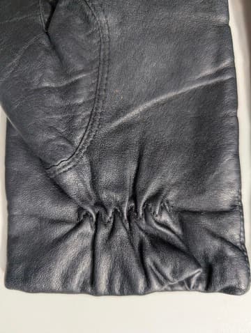 Classic Black Leather Winter Gloves - Soft Lined — photo 4 of 6