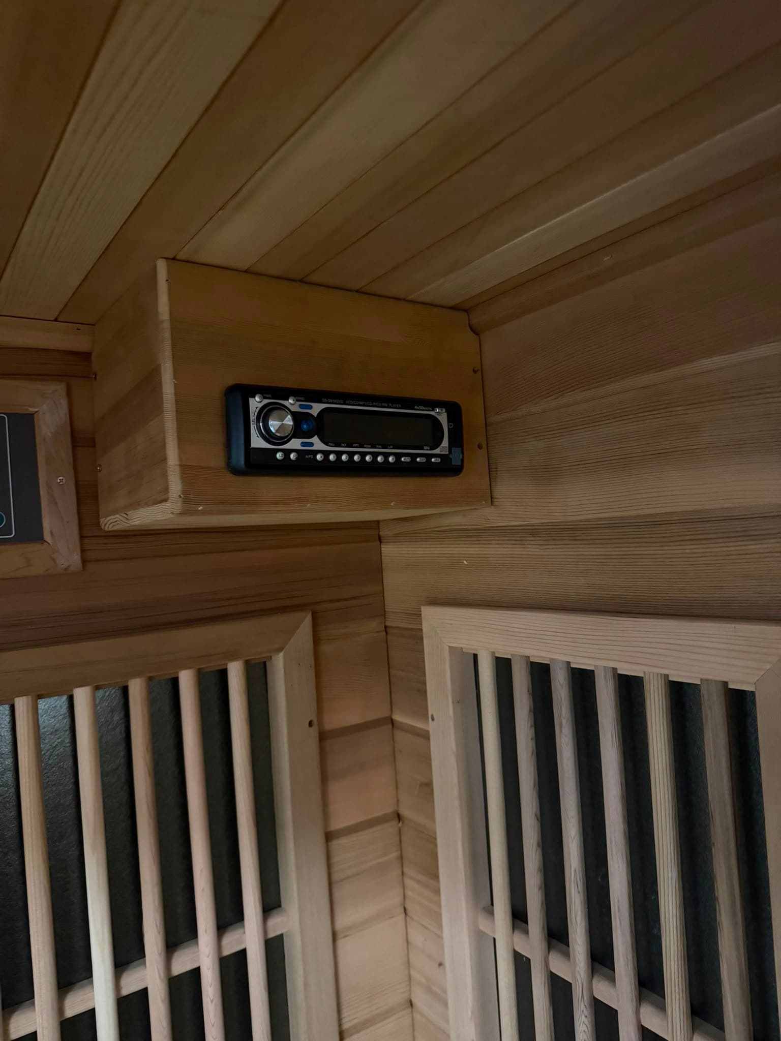 Corner Infrared Sauna Room with Digital Monitor and Audio System — photo 5 of 10