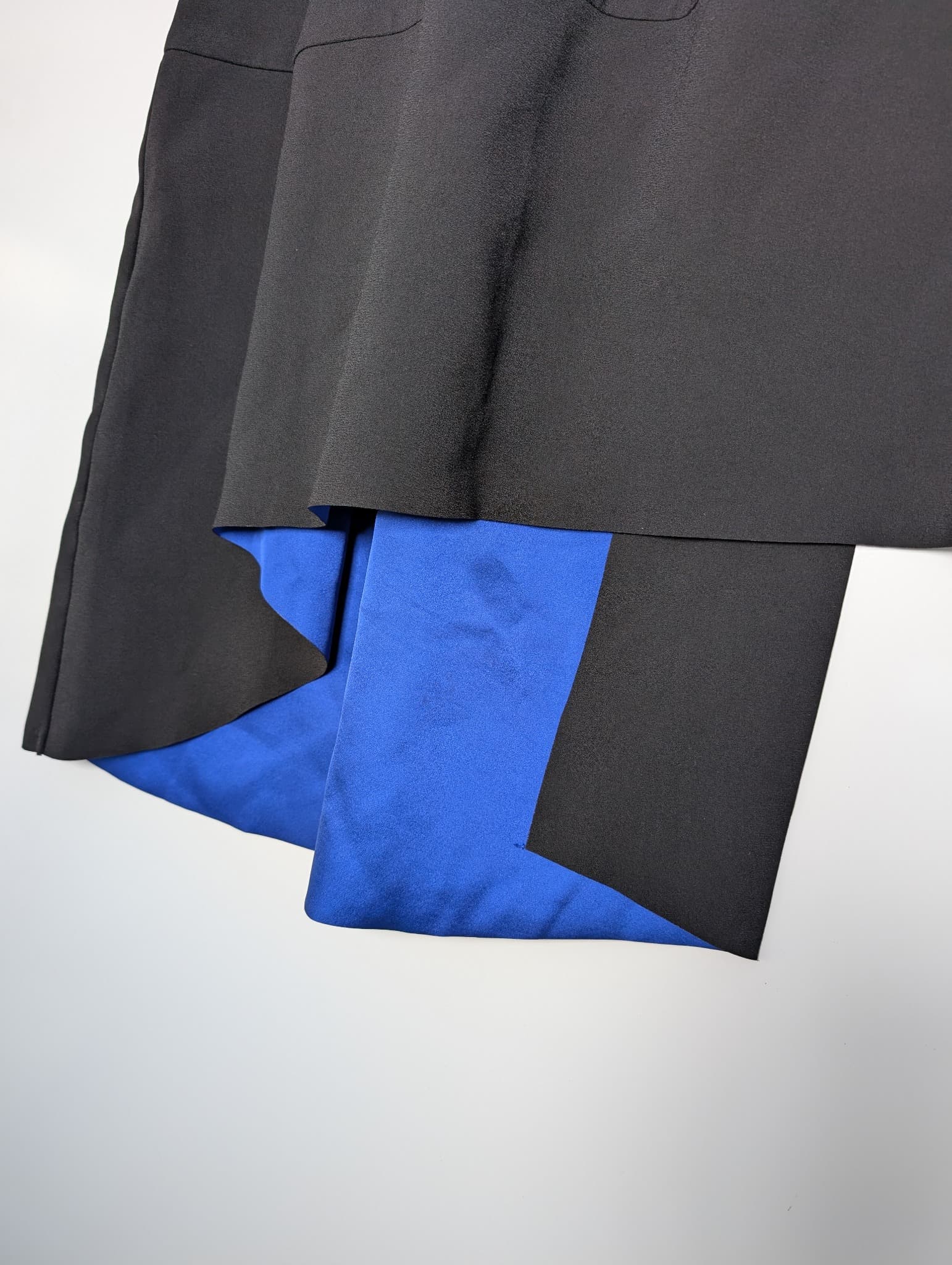 COS Asymmetric Scuba Skirt Black and Blue Size 44 — photo 3 of 8