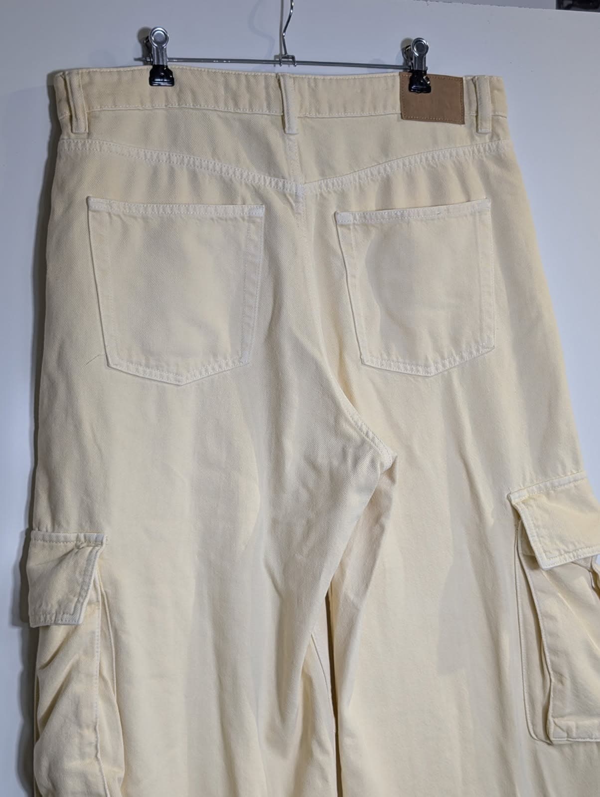 Cotton On Boyfriend Super Baggy Cargo Pants Cream Size 30 — photo 2 of 7