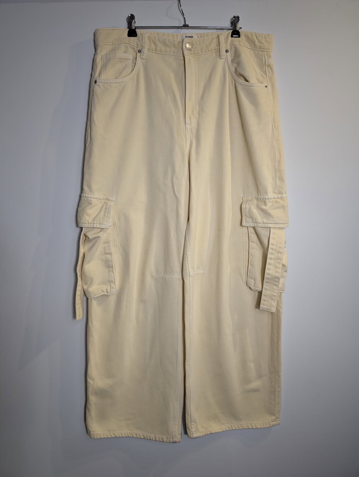 Cotton On Boyfriend Super Baggy Cargo Pants Cream Size 30 — photo 4 of 7