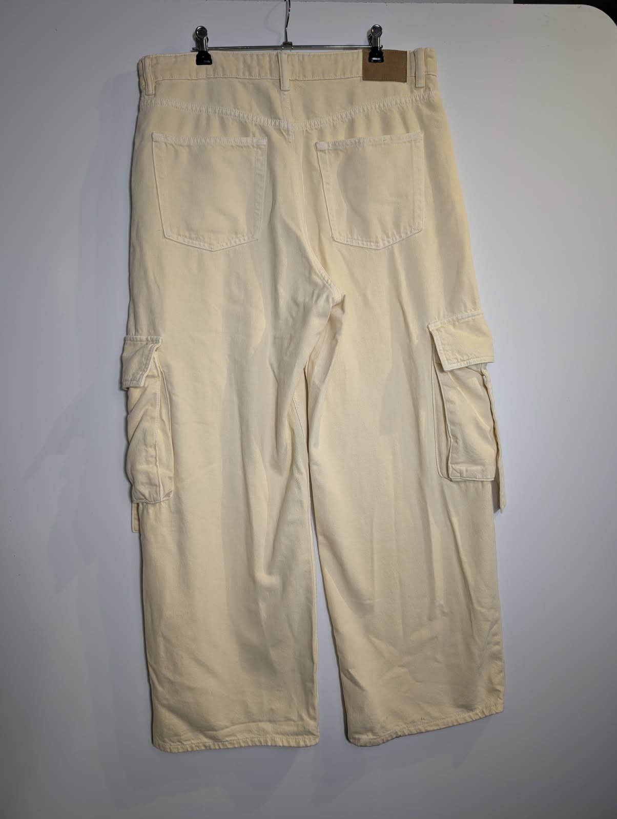 Cotton On Boyfriend Super Baggy Cargo Pants Cream Size 30 — photo 7 of 7